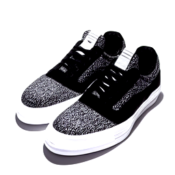 Tênis preto, marca BRVDA, casual